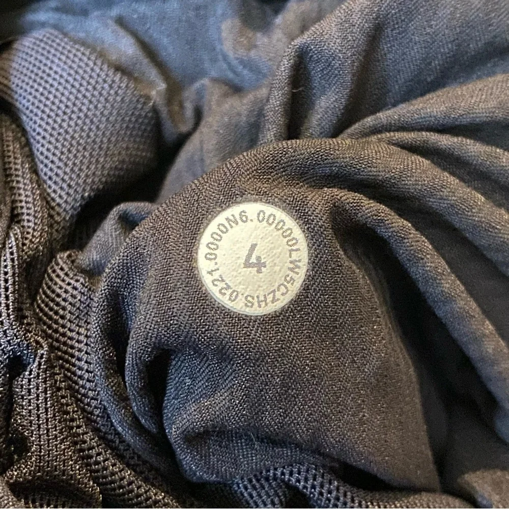 LULULEMON Women Black Athletic Pants Size 4